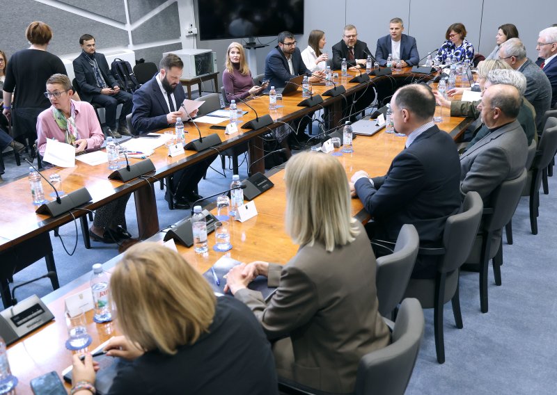 Sindikalni čelnici traže rast plaća i mirovina uslijed krize. Ministarstvo: 'Učinili smo sve što smo mogli'