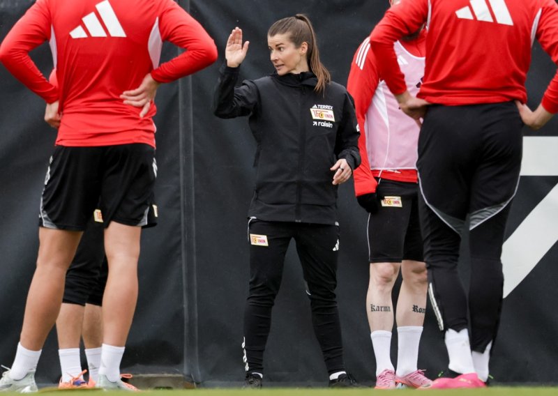 Svi su s nestrpljenjem čekali njezin prvi trening među seniorima: Evo što je rekla igračima