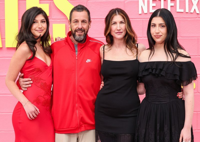 Adam Sandler pozirao sa suprugom i kćerima: 19- godišnja Sadie zvijezda je Netflixovog filma