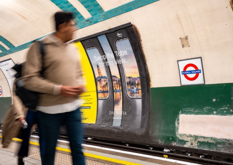 FOTO Split i Bol zasjali u londonskom metrou