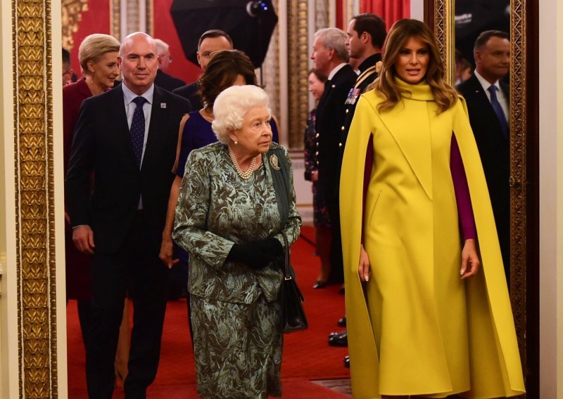 Dobra imitatorica: Kako je pokojna kraljica Elizabeta iza leđa ismijavala Melaniju Trump