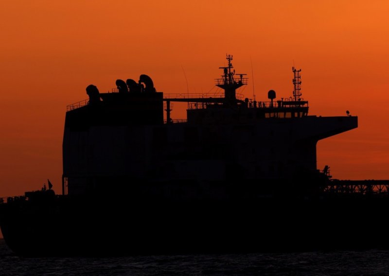 Iran se neće predati, supertanker probio američku blokadu; Trump šalje još tisuće vojnika?
