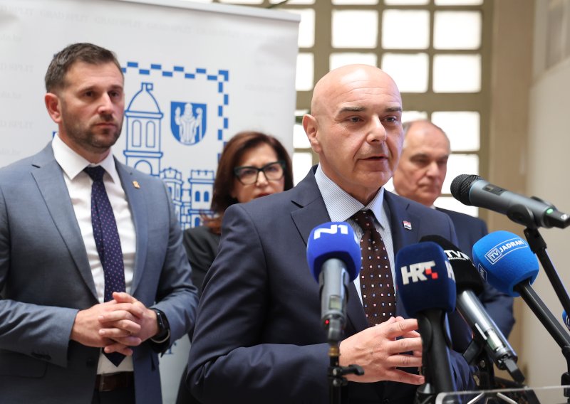 Ružić u Splitu podijelio 35 ugovora za socijalne usluge: 'Prevencija nema alternativu'