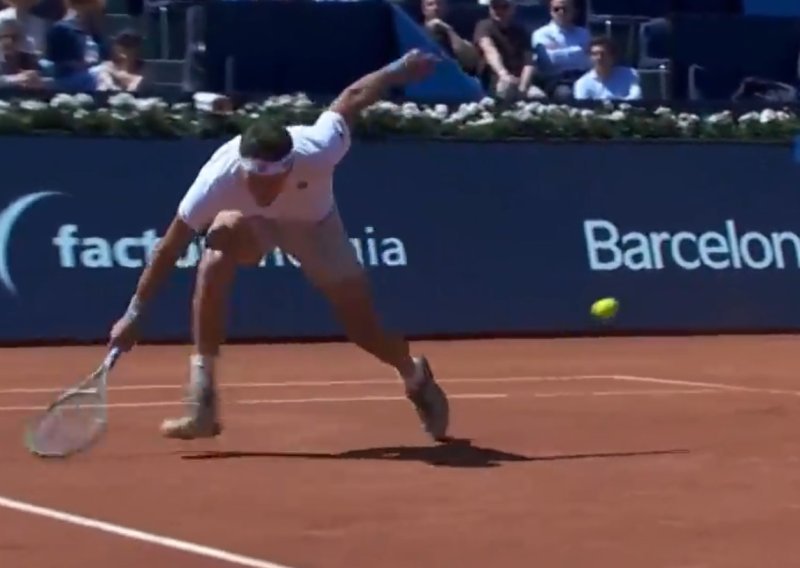 Neviđeni potez na meč loptu: Portugalac kontroverzno slavio u Barceloni, protivnik nije mogao vjerovati