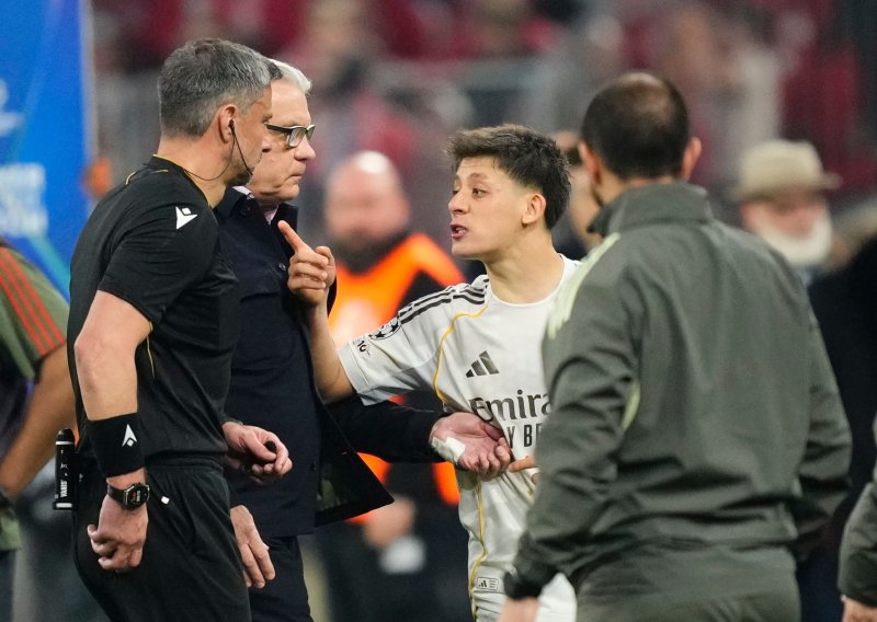 Slovenac svirao kraj, a onda je nastao potpuni kaos: Realovi igrači ga napali, pao i crveni