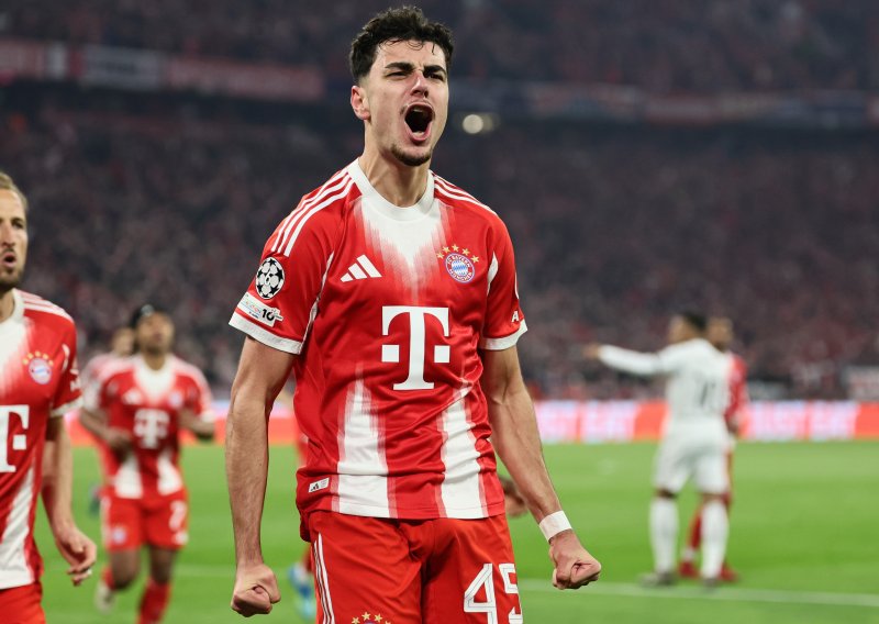 Igrao je dvoranski nogomet i skupljao lopte, Srbi ga nazvali izdajnikom, sad je odveo Bayern u polufinale LP