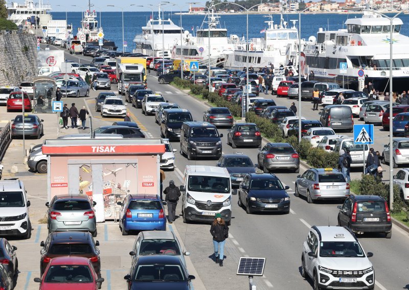 USKOK i policija u velikoj akciji: Uhićen i 'kralj taksista'