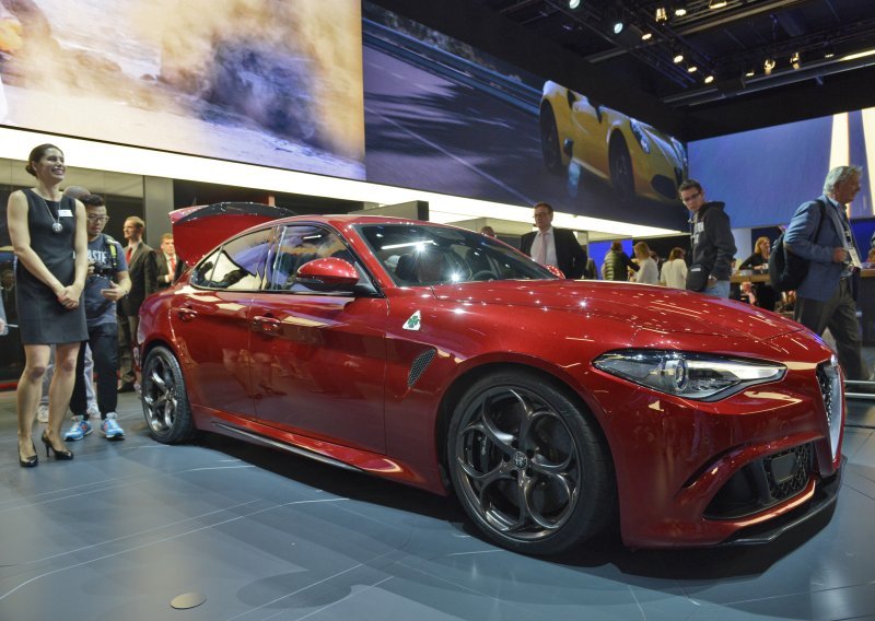 Deset godina 'najljepšeg automobila koji nitko ne kupuje'