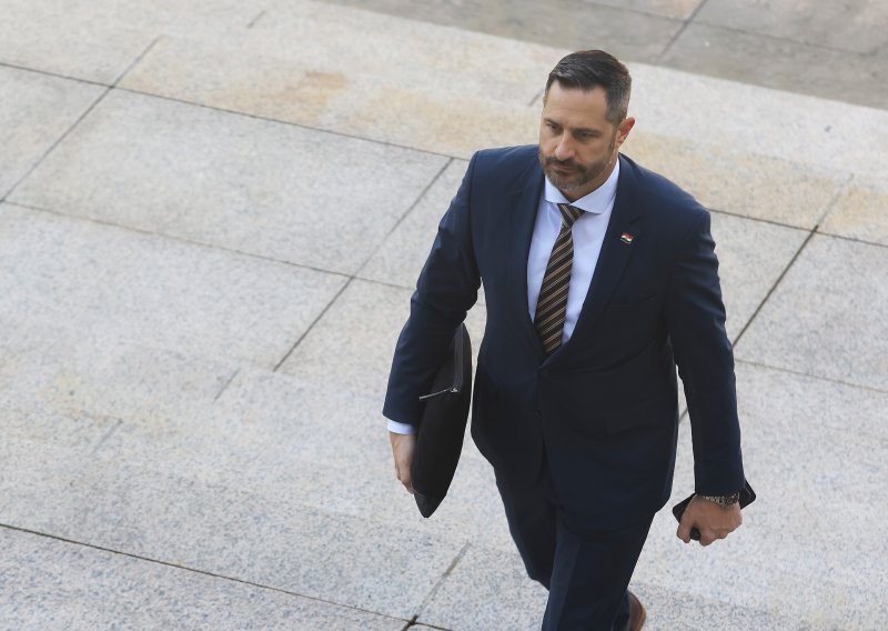 Glavina o aviolinijama uoči turističke sezone: Sastao se s direktorima zračnih luka