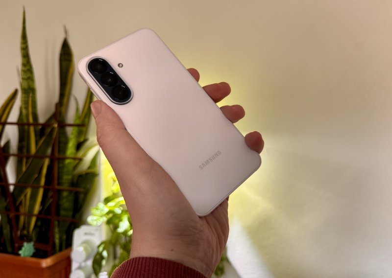 Isprobali smo Samsung Galaxy A37 5G: Velik ekran i jasna vizija