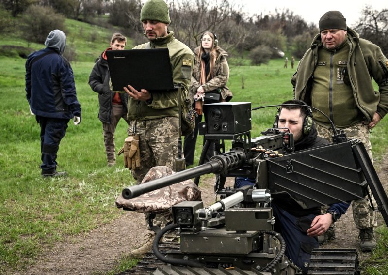 Iz tvornica izlaze milijuni, a već sutra su zastarjeli: Ukrajinci i Rusi vode bjesomučnu utrku