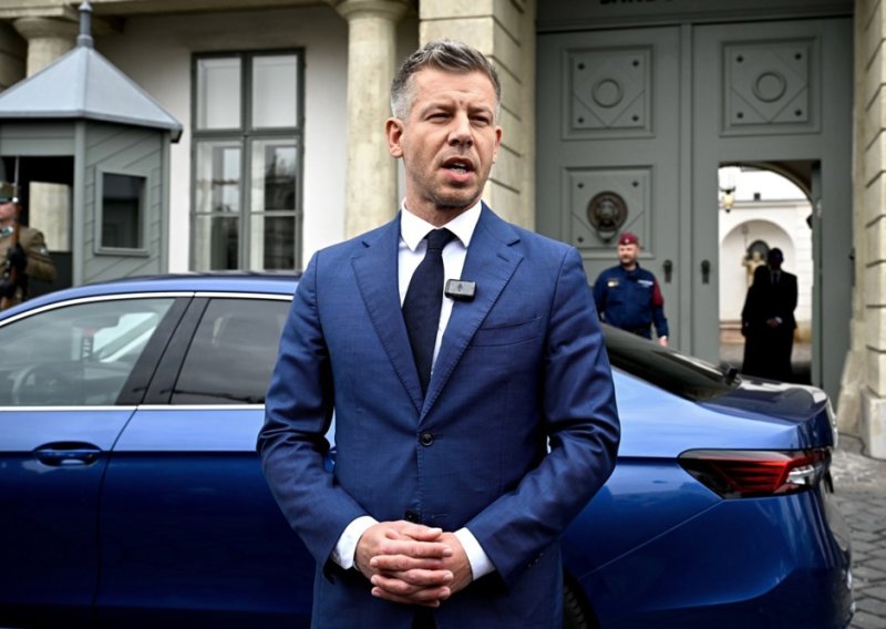 Magyar: Orban u posljednjem tjednu mandata pljačka državnu blagajnu