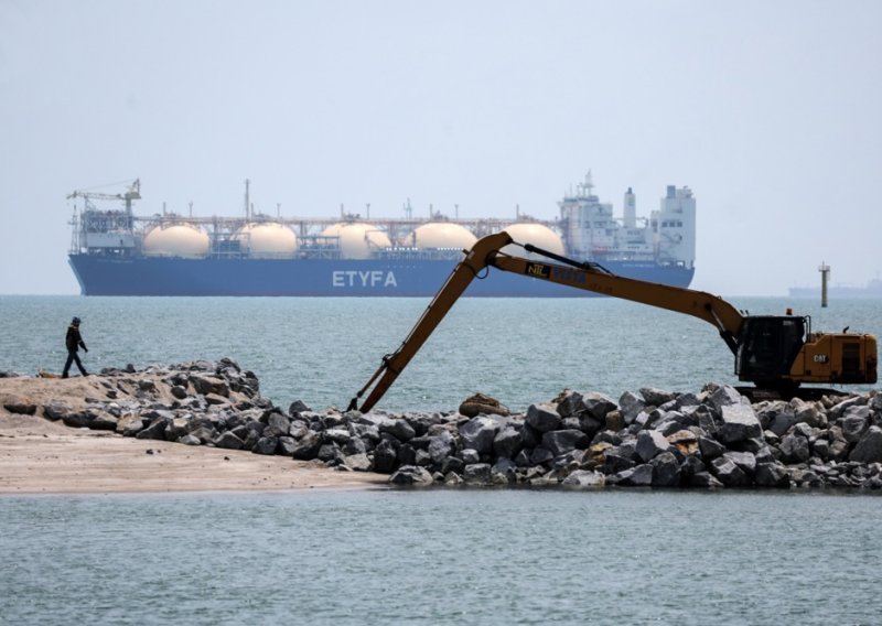 Indijci potvrdili: Naši brodovi su napadnuti u Hormuškom tjesnacu