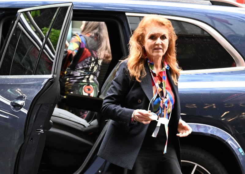 Osramoćena Sarah Ferguson snimljena prvi put nakon mjeseci skrivanja: Uživa u luksuzu