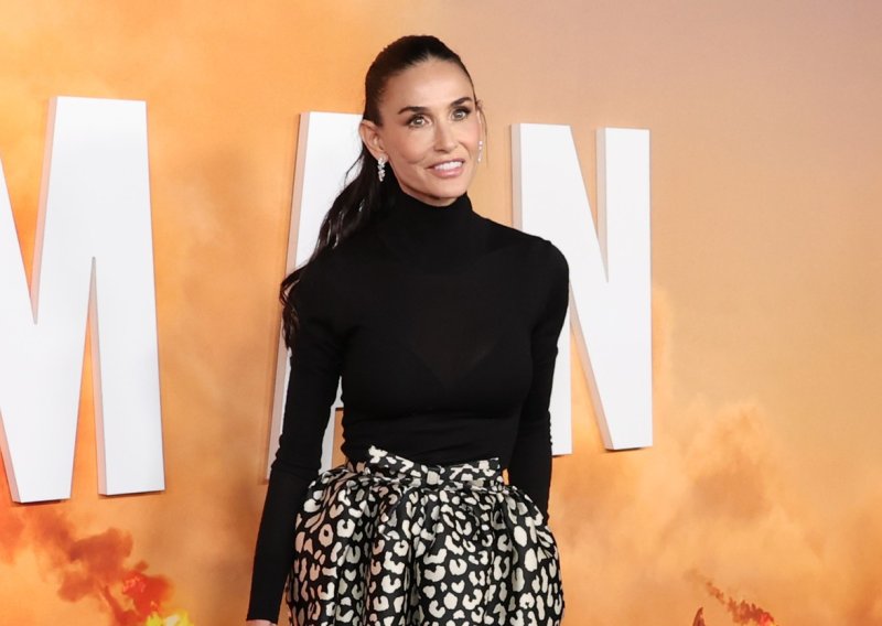 Demi Moore pokazala kako podići najdosadniji komad iz ormara: Trik je genijalan