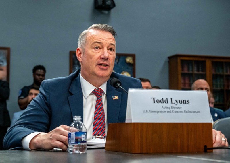 Šef ICE-a podnio ostavku