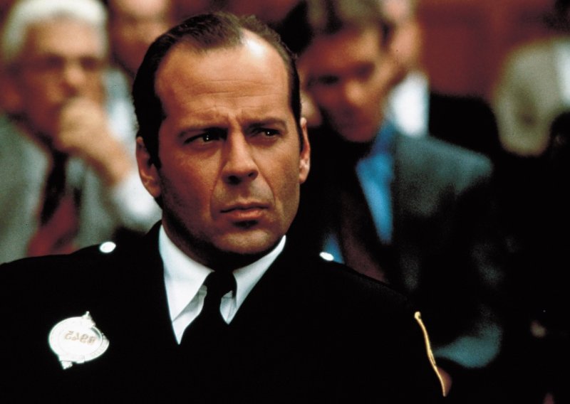 Netflix je iznenada pokorio akcijski film iz 90-ih s Bruceom Willisom i Sarah Jessicom Parker