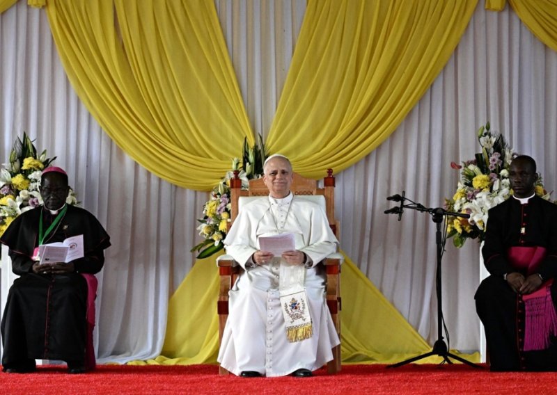 Papa u Kamerunu održao misu: Odaziv vjernika znatno manji od očekivanog milijuna