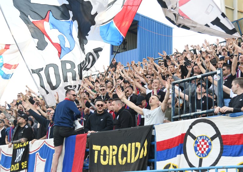 Evo kako je Torcida reagirala kad su pred nju došli igrači Hajduka nakon još jednog kiksa