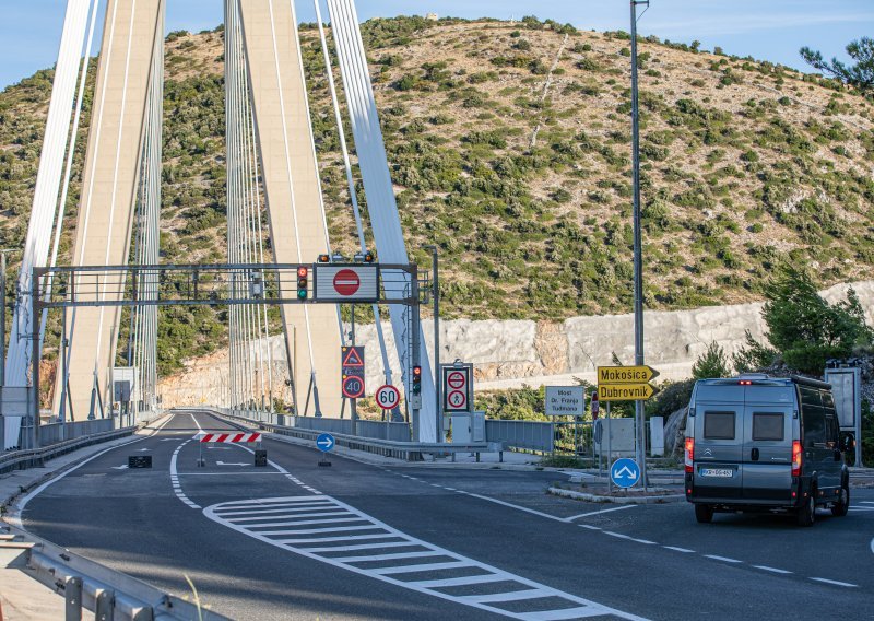Problemi na cestama i moru: Jak vjetar donio zabrane i prekide linija