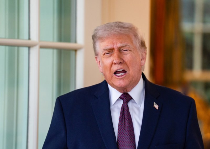 Trump: 'Pronašli smo puno vrlo zanimljivih dokumenata vezanih uz NLO-e'