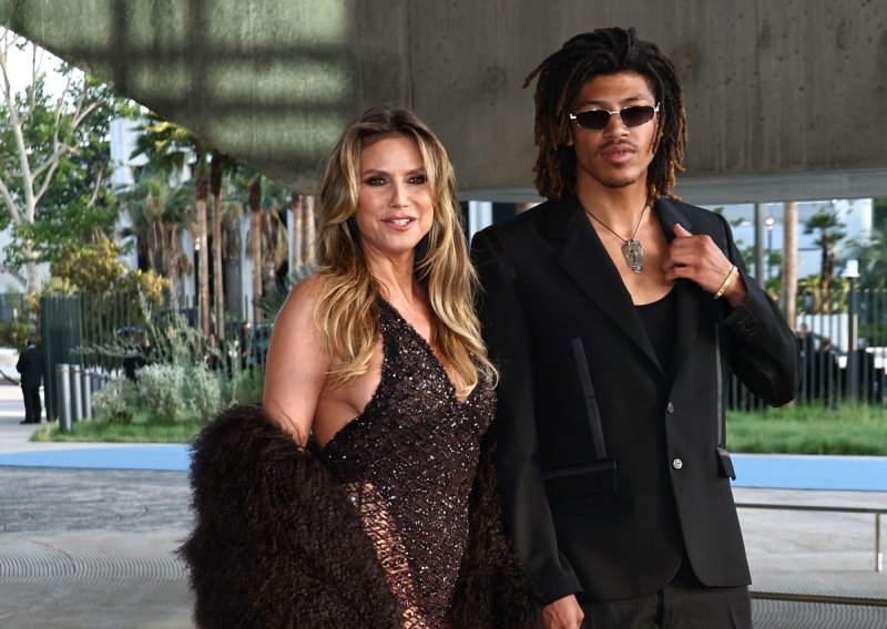Heidi Klum stigla sa sinom i ostavila bez riječi u 'goloj' haljini