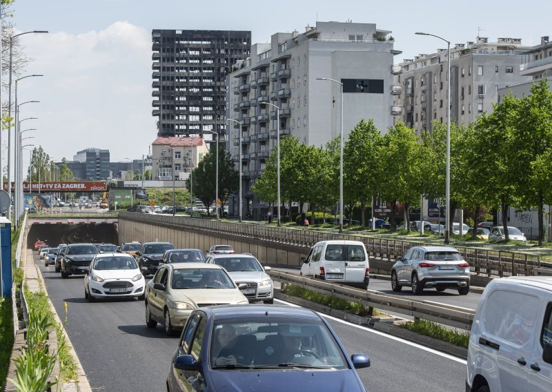VIDEO Ponovno otvoren podvožnjak kod Vjesnika, i to nakon totalnog prometnog kolapsa