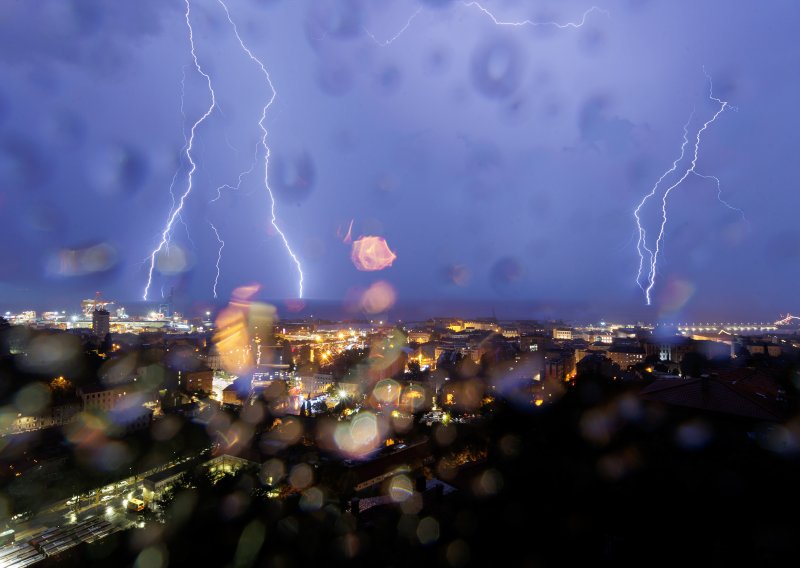 DHMZ izdao upozorenje za nekoliko regija: Prijeti grmljavina