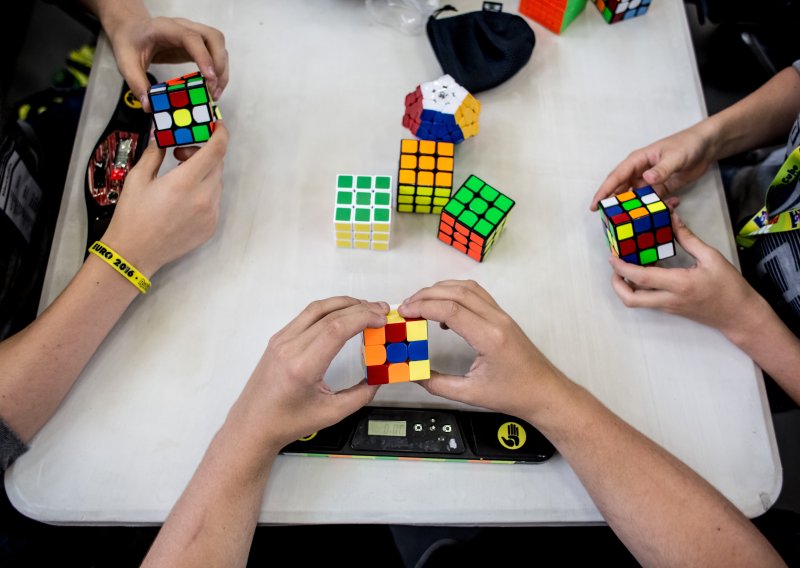 Lana Bedek pobjednica je u klasičnom slaganju Rubikove kocke