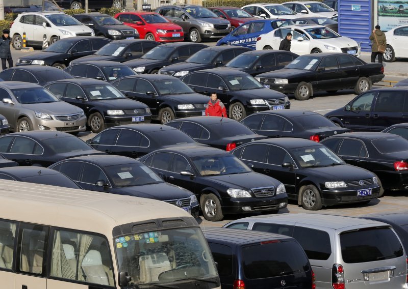 Kupujete auto u gotovini? Evo zašto to uskoro više neće biti moguće