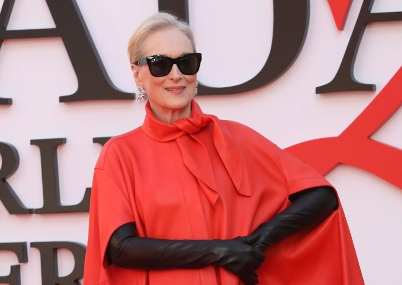 Meryl Streep i sa 76 zna kako ukrasti show: U neobičnom komadu iskopirala je Mirandu Priestly