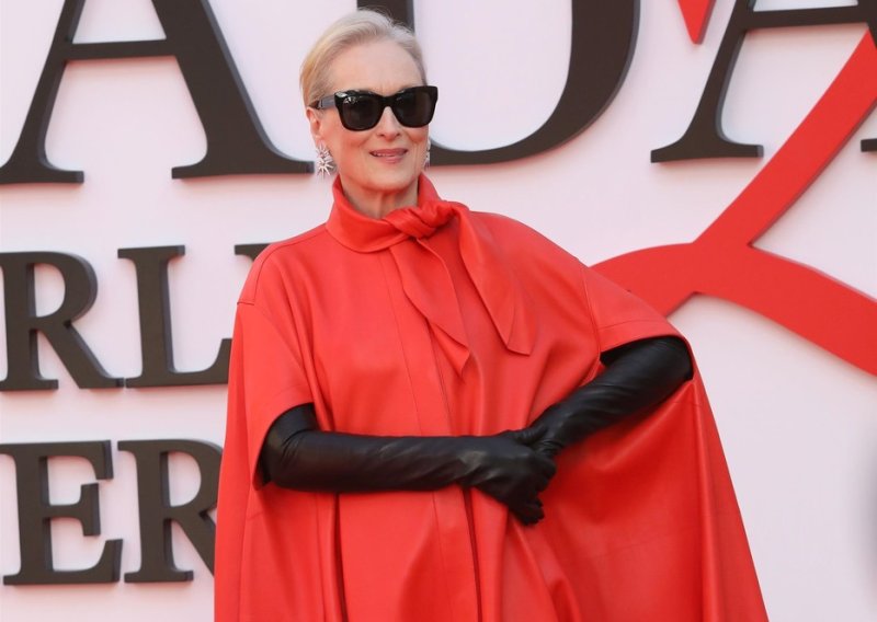 Meryl Streep i sa 76 zna kako ukrasti show: U neobičnom komadu iskopirala je Mirandu Priestly