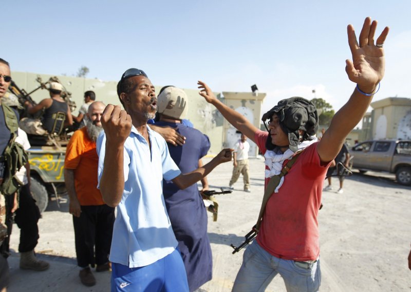 SAD i UN ukinuli većinu sankcija protiv Libije