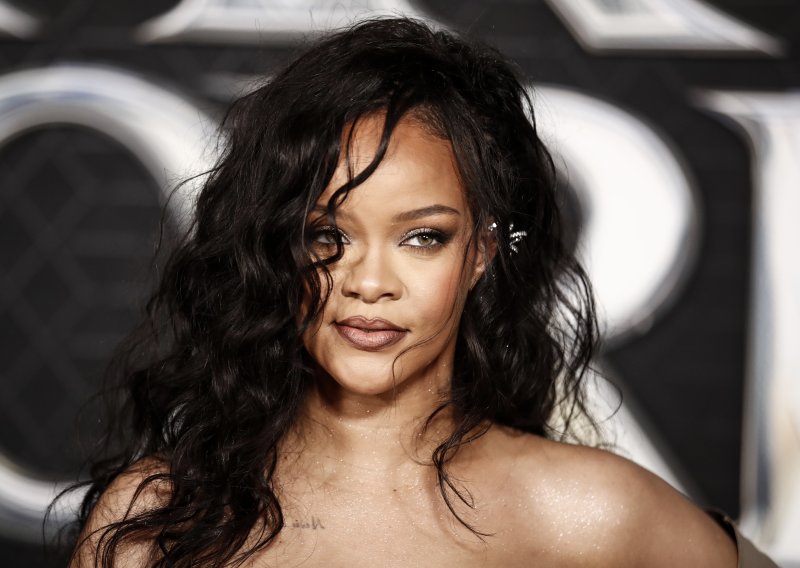 Rihanna 'zapalila' internet: Fotografijom s kćeri izazvala lavinu reakcija