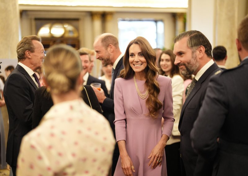 Pazila je na svaki detalj: Kate Middleton stajlingom odala počast kraljici Elizabeti