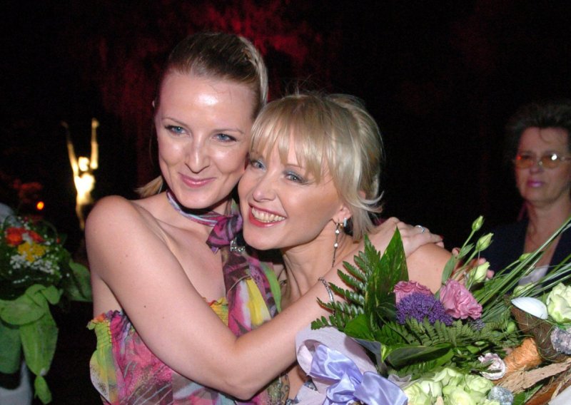 Izabela Martinović otkrila kako doista funkcionira odnos sa sestrom Danijelom