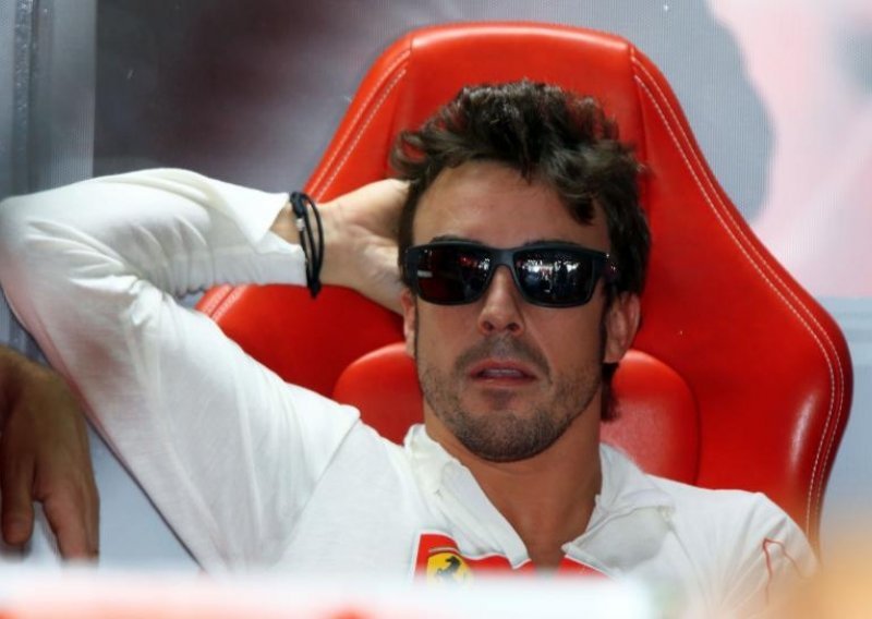 Alonso ponovo provocira Vettela i Red Bull