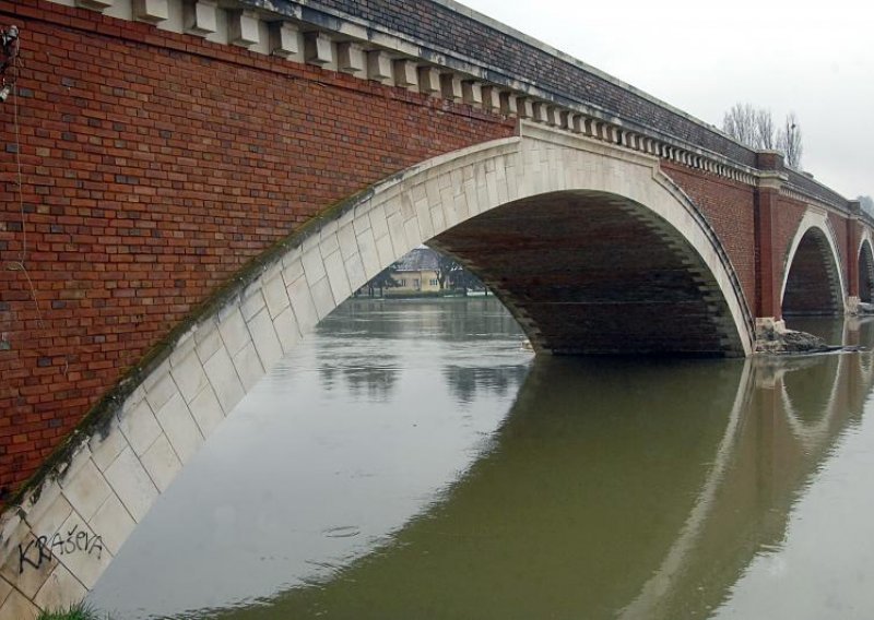 Na sisačkom području čekaju vodeni val