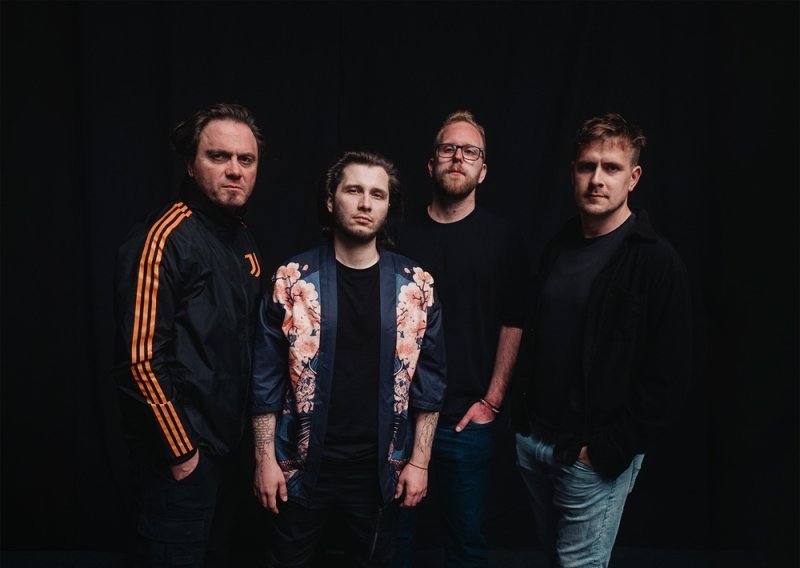 Mahkey kreće u novi album. Stigao je sjajan grunge singl ‘Adžaga Dim’