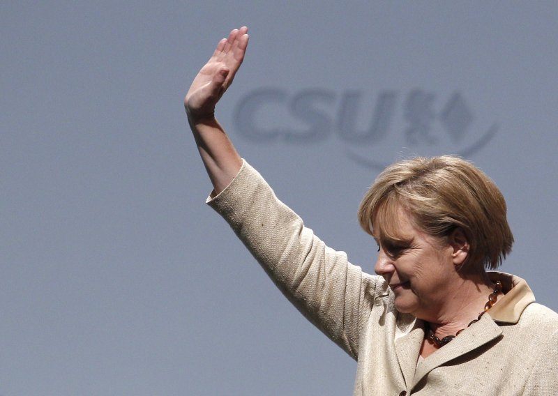 Danas Merkel juriša na treći mandat