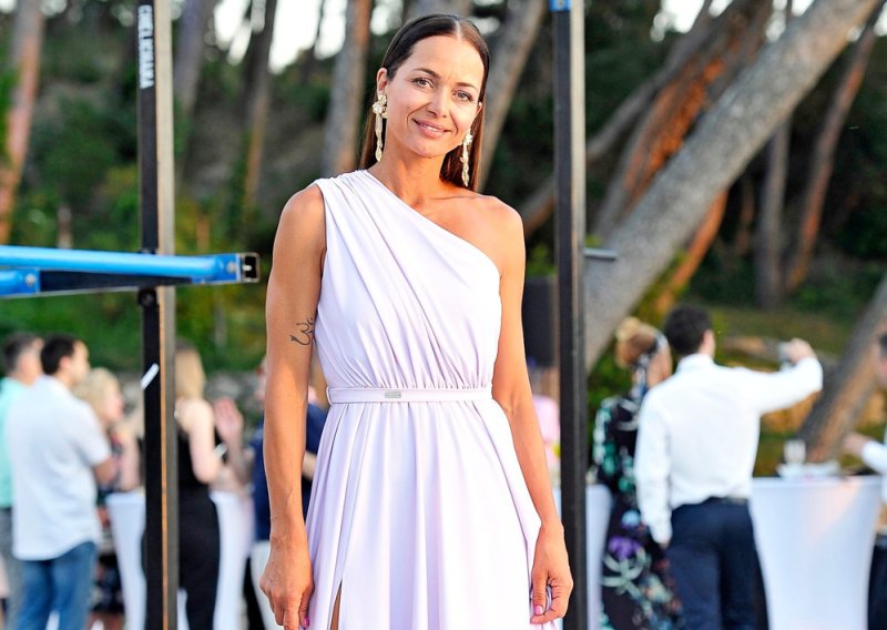 Sjećate li se nje: Najljepša misica iz 90-ih zapalila mreže, samo se nižu komentari