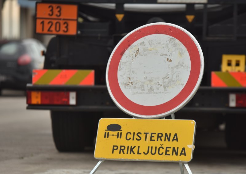Stručnjaci upozoravaju: Vidite li cisternu na pumpi, odmah se okrenite
