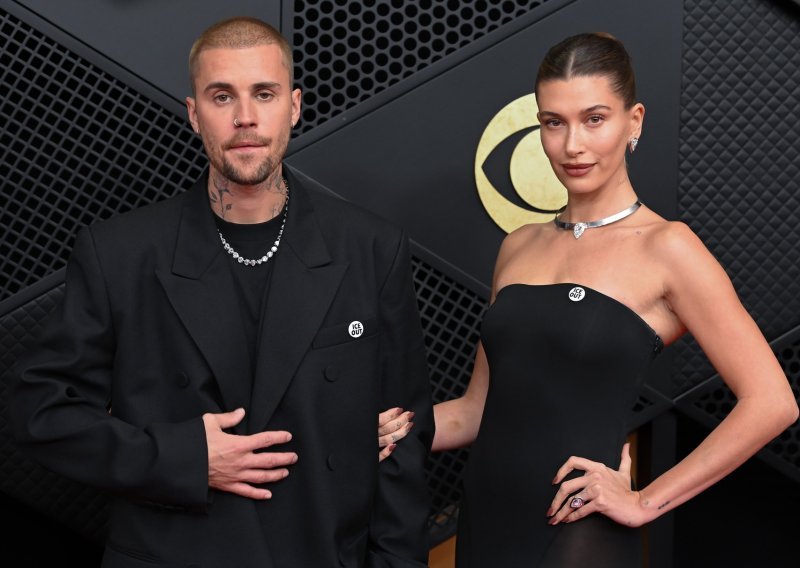 Svi su im se rugali zbog nespojivog stila, a Justin i Hailey Bieber ruše rekorde i gomilaju milijune