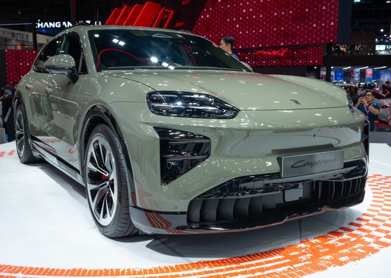 Kraj kablova? Porsche otkrio kako će se puniti električni auti i koliko to košta