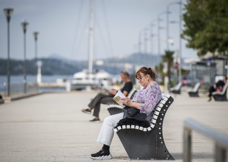 Hrvati se vraćaju knjizi: Čitanost u značajnom porastu, a kupovina na internetu sve popularnija