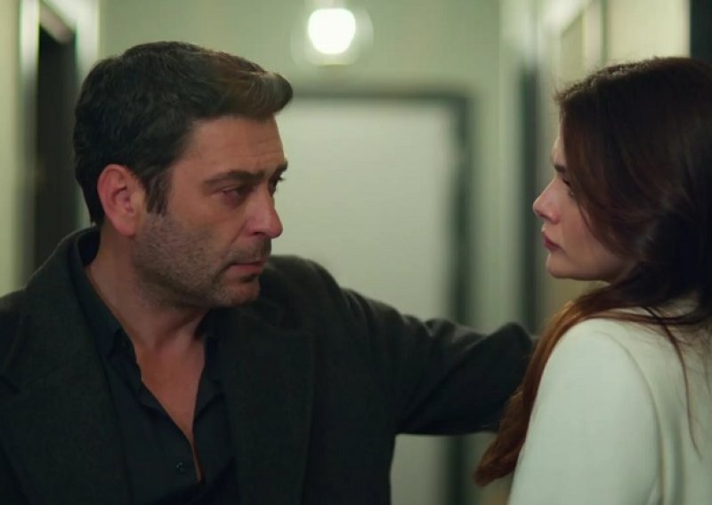 Čiji je on sin? Razotkrivanje misterija u 'Dalekom gradu'