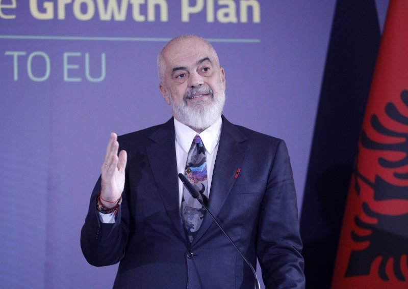 Opet u svom stilu: Edi Rama otkrio kako 'mali' igraju u NATO-u