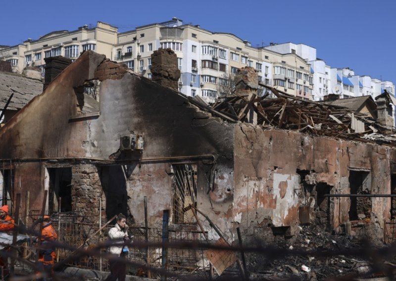 Nastavljaju se udari iz zraka na Odesu, poginule dvije osobe