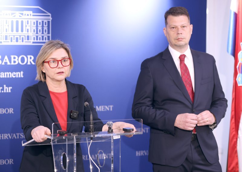 Đujić i Benčić napustili sjednicu pa poručili: 'Odbijamo sudjelovati u njegovim ludorijama'