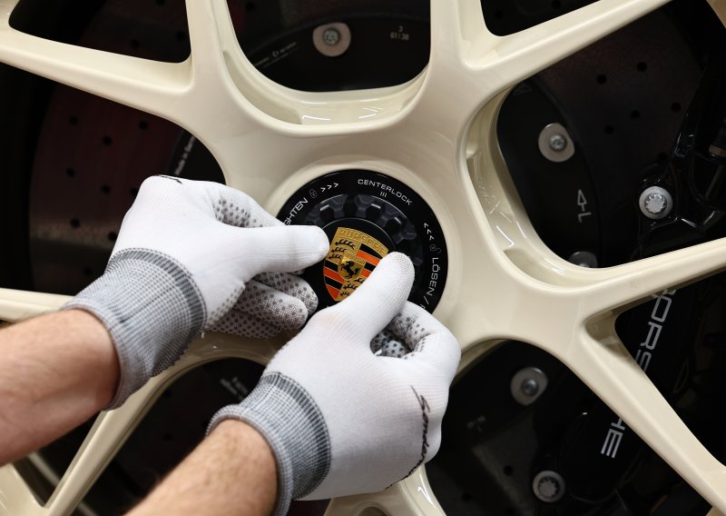 Porsche povukao potez koji nije viđen gotovo 30 godina: Radnici u šoku